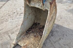 600mm or 24" Digging Bucket on 65mm pins to fit 13/14 Ton Excavator SKU 10729