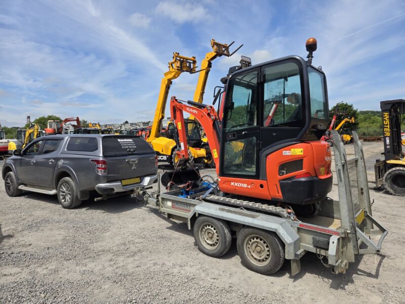 Image for the Tweet beginning: Low houred Kubota KX018 handed
