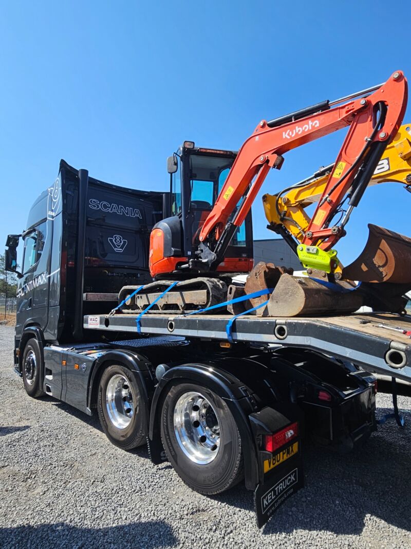 Image for the Tweet beginning: Nice Kubota U27 with New